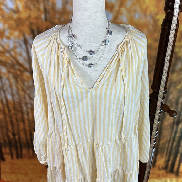 Full light and fun summer top, tiered out could be beach coverup too - Picture 3 of 6